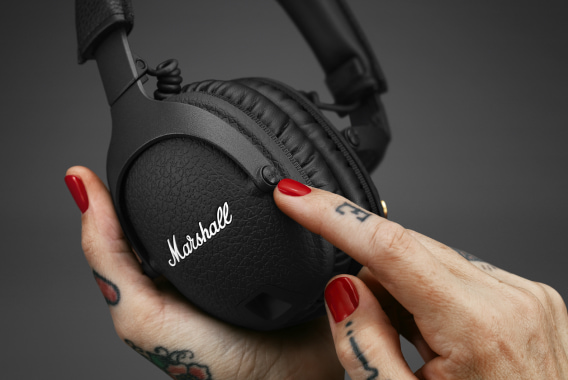 Over ear 2025 marshall