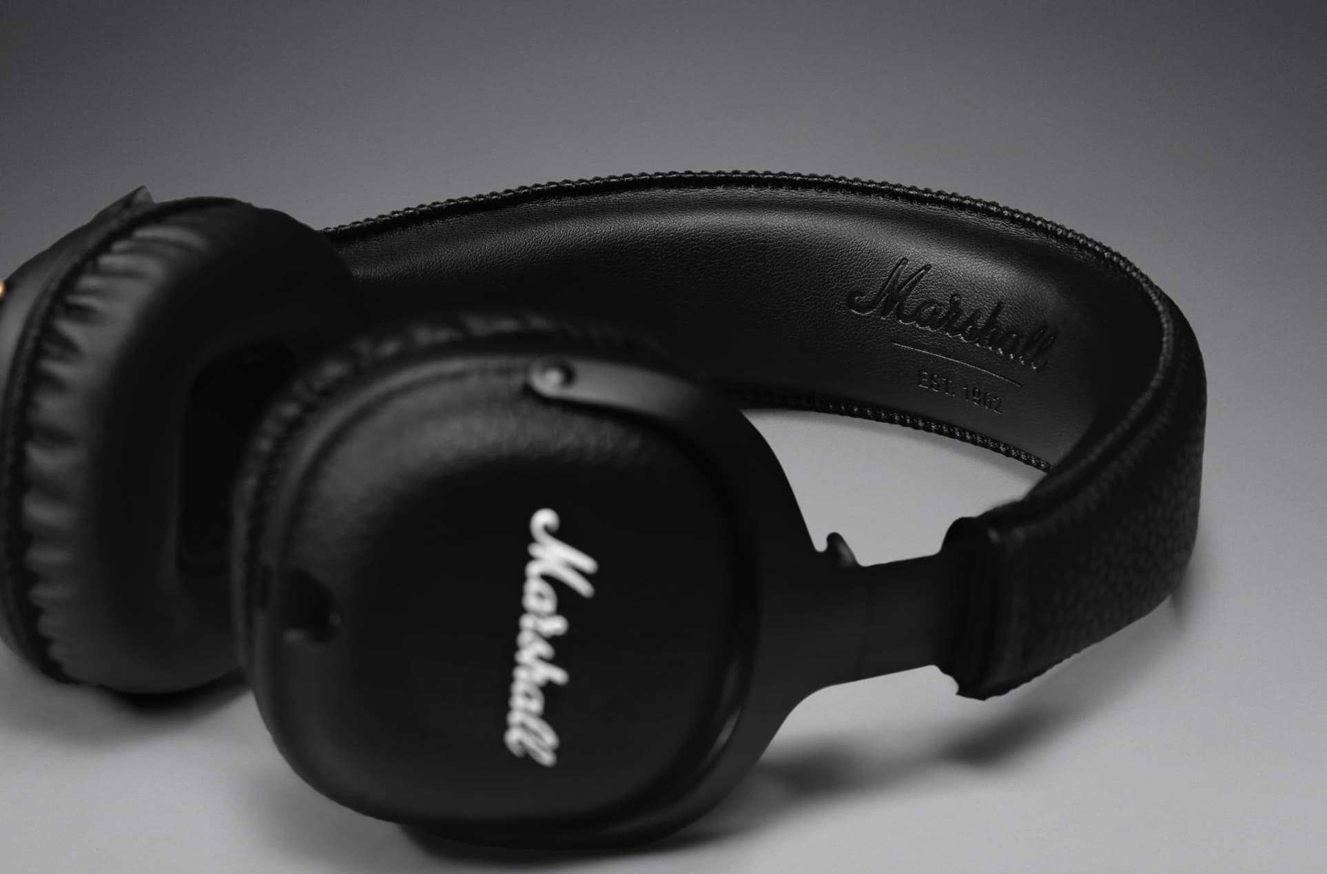Mid Bluetooth Wireless Headphones Marshall