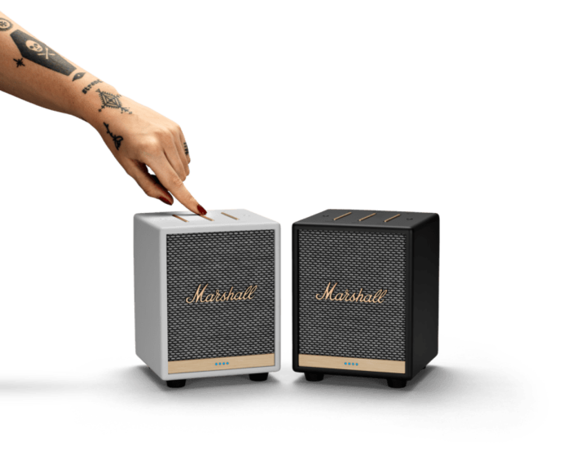 Kopo.création - S'adapter à chacune de vos envies! . Ici « L'Amateur » est  proposé avec une niche plus haute pour mieux accueillir l'enceinte Marshall  de notre client👌 . Une petite option